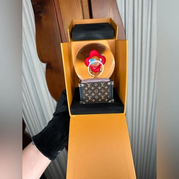 Louis Vuitton Vivienne Musical Snow Globe - Picture 6 of 7
